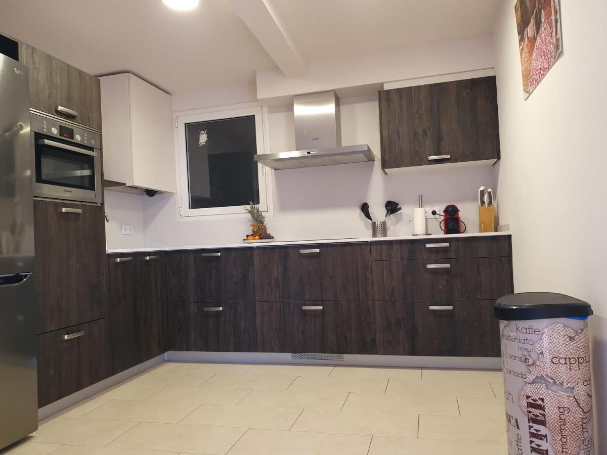 Apartment Market Square Кардона Екстер'єр фото